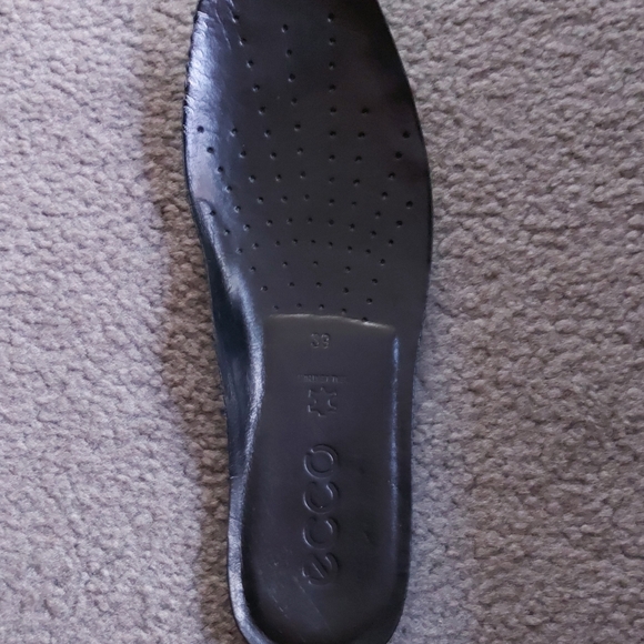 ECCO "LUCA" MEN'S SPORT SHOES. SIZE 39 OR 6 - Picture 2 of 2